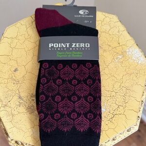 Point Zero Black and Burgundy Patterned Socks